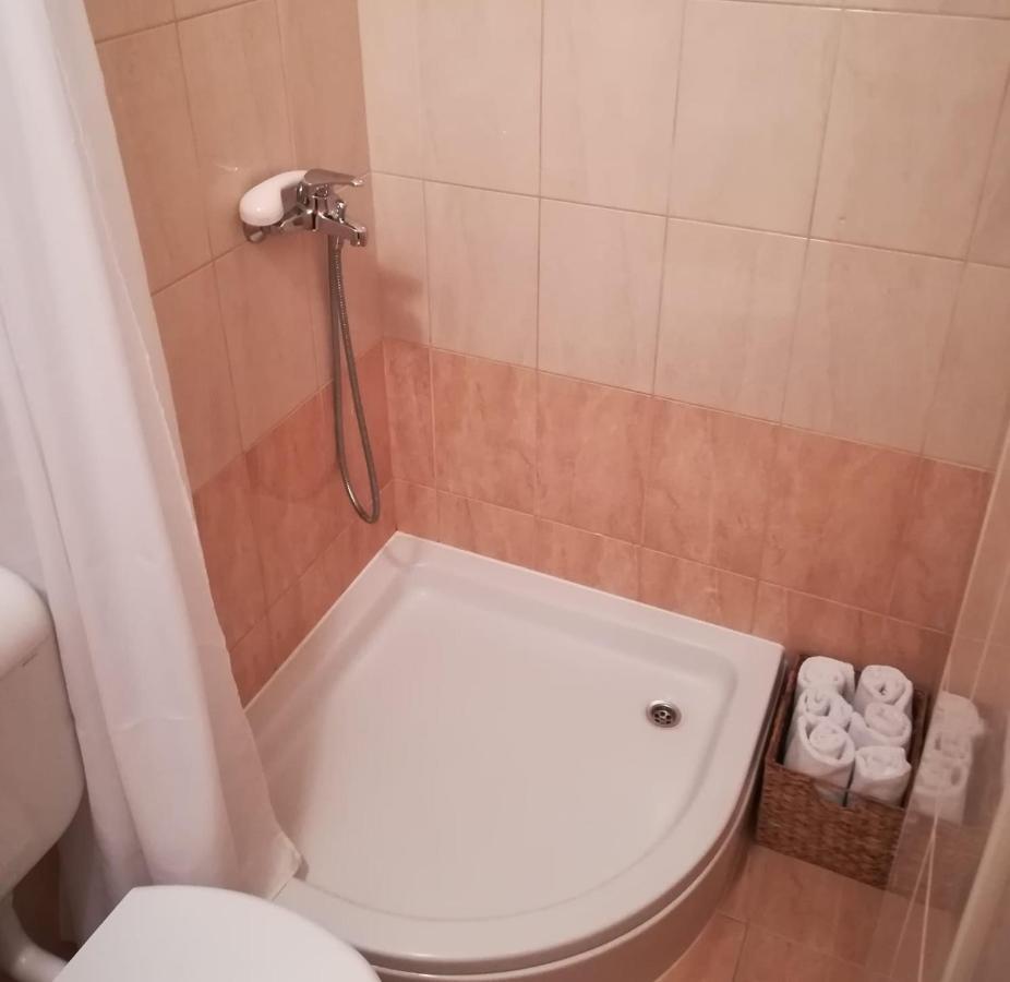 Apartments Carevic Ante Baska Voda Luaran gambar