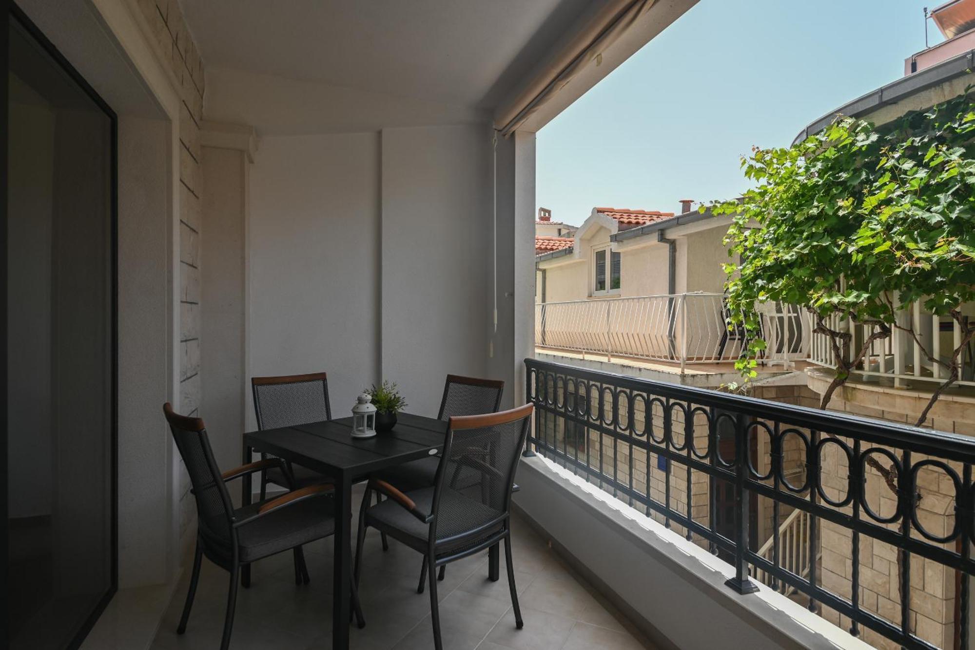 Apartments Carevic Ante Baska Voda Luaran gambar