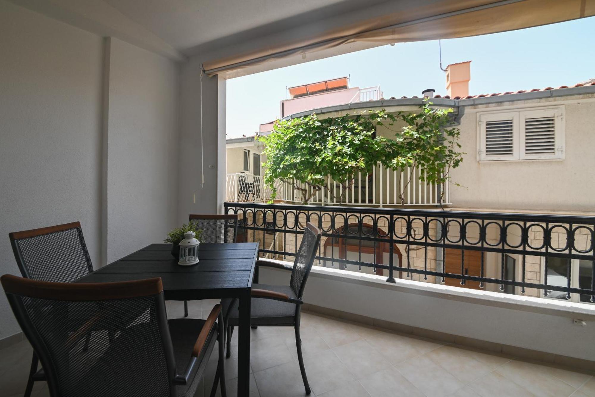 Apartments Carevic Ante Baska Voda Luaran gambar