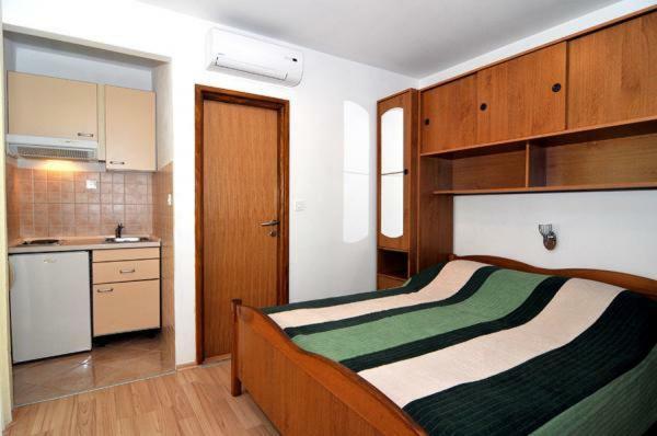 Apartments Carevic Ante Baska Voda Bilik gambar