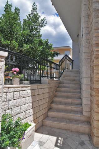 Apartments Carevic Ante Baska Voda Luaran gambar